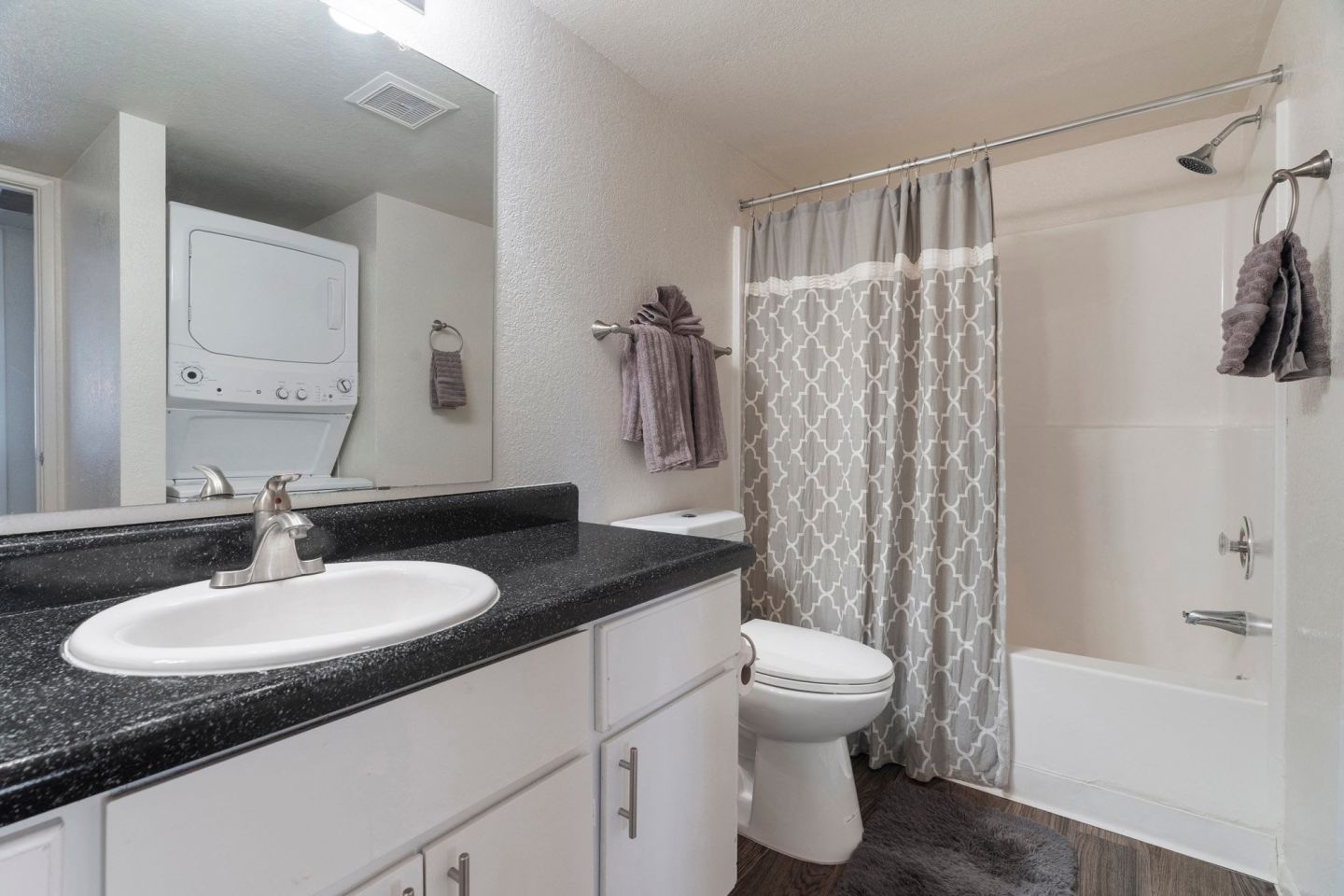 Avenue 8 Image 8