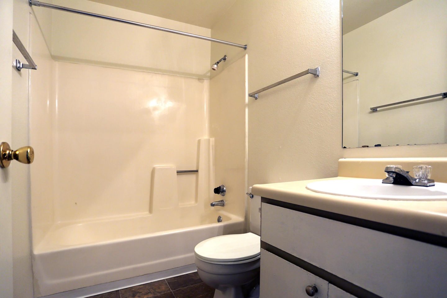 Brook Creek Apartments Image 10