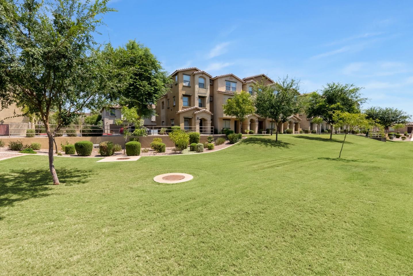 Luxury Townhomes at Park Tower Image 6