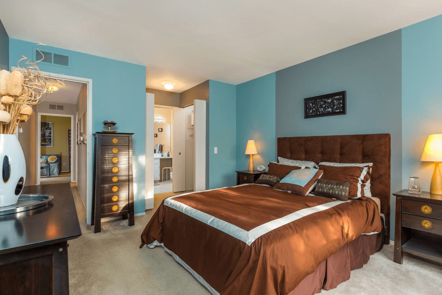 Village Club of Farmington Hills Image 2
