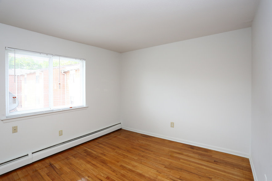 Willowcrest Apartments Image 13