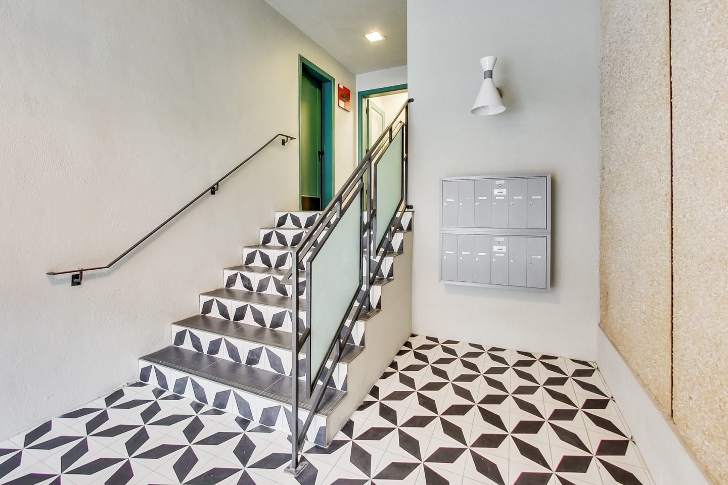 2240 LARKIN Street Image 12