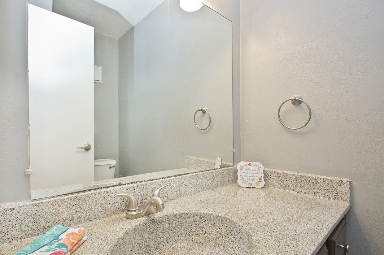 Woodbridge Townhomes Image 7
