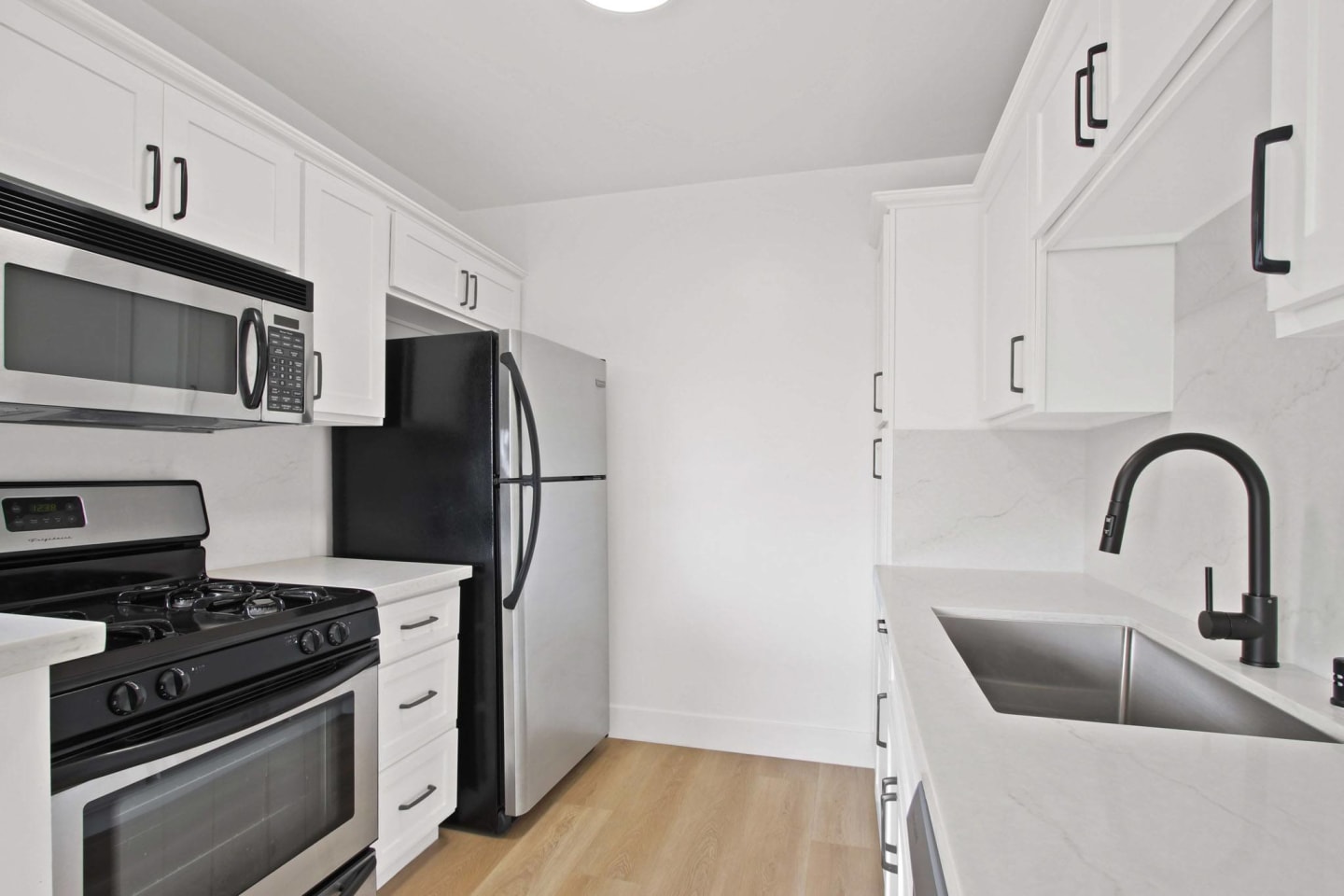 1545 N Laurel Image 14