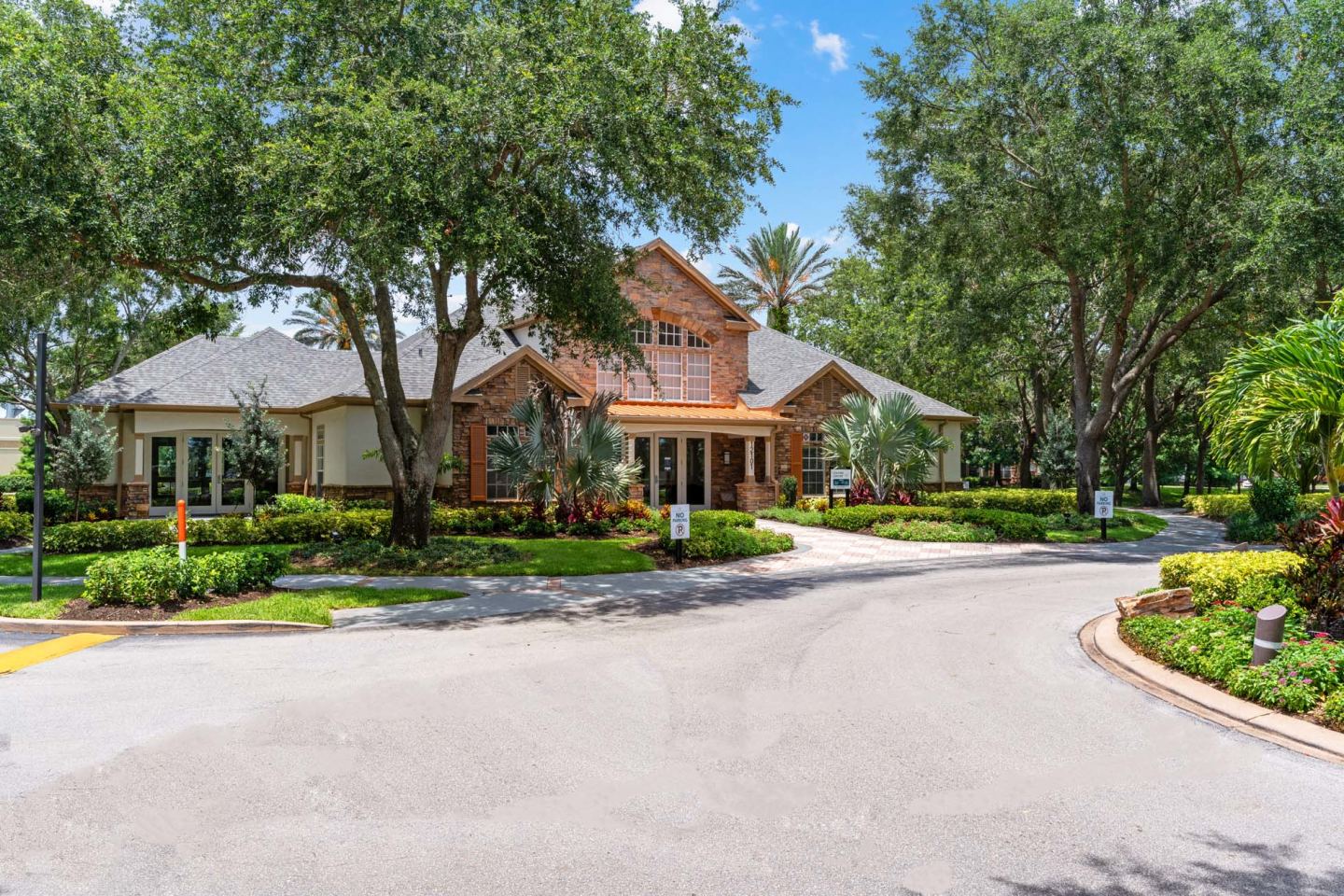 The Monaco at Waterford Lakes Image 5