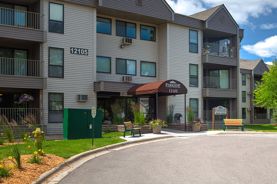 Parkside at Medicine Lake Image 16