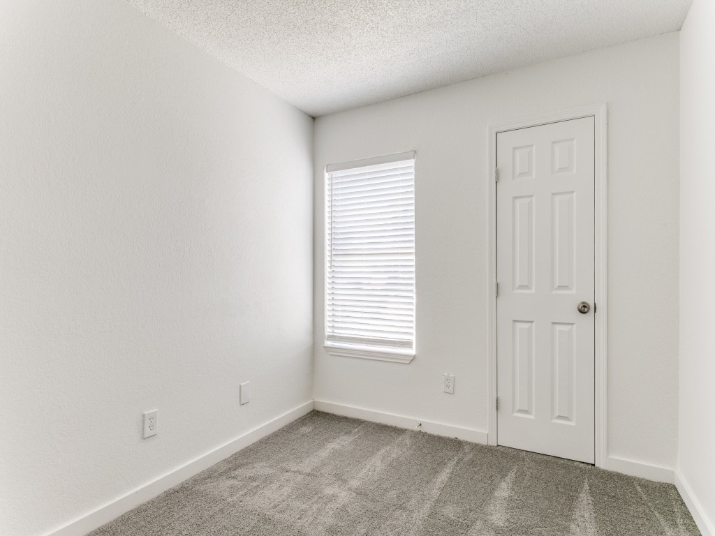 16Ten East Image 19