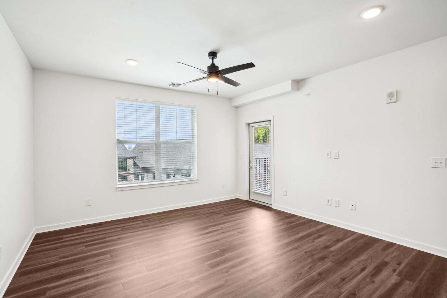 The Pullman Luxury Apartment Homes Image 14