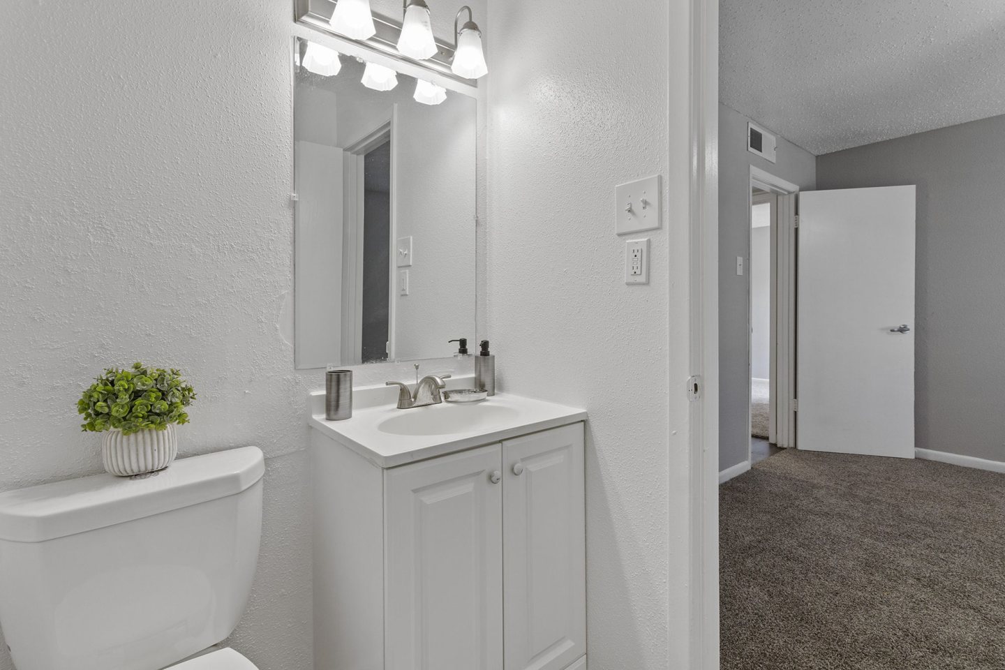 Aria Residences Image 10