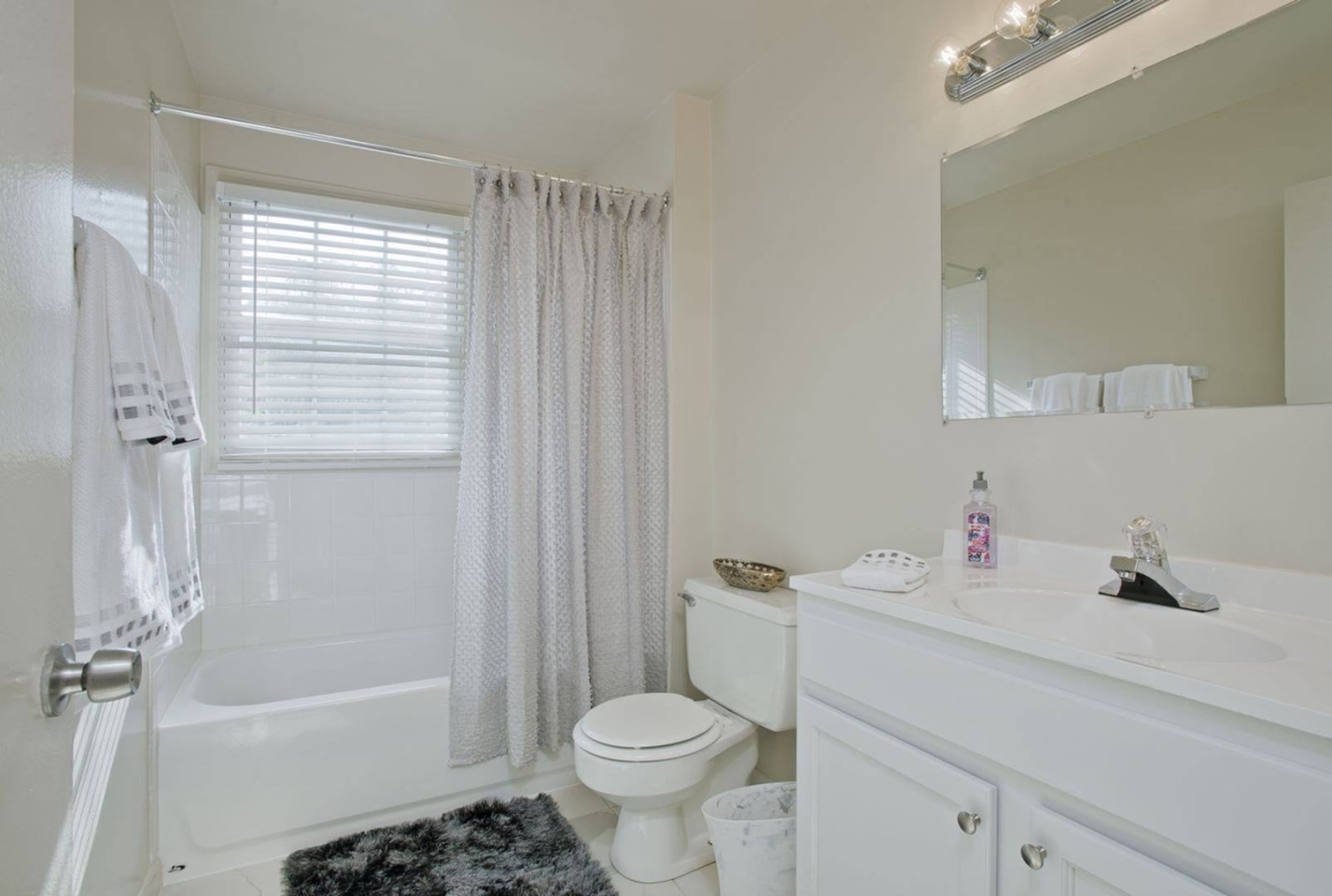 Ruxton Landing Image 7
