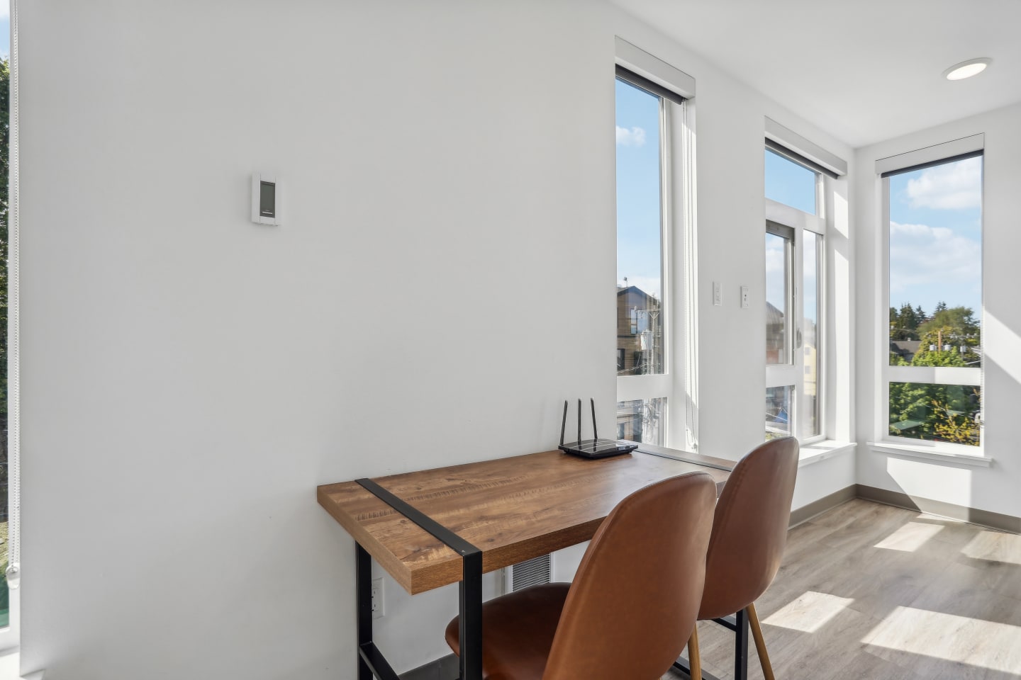 Fifty-Two Apartments - Student Housing Image 5