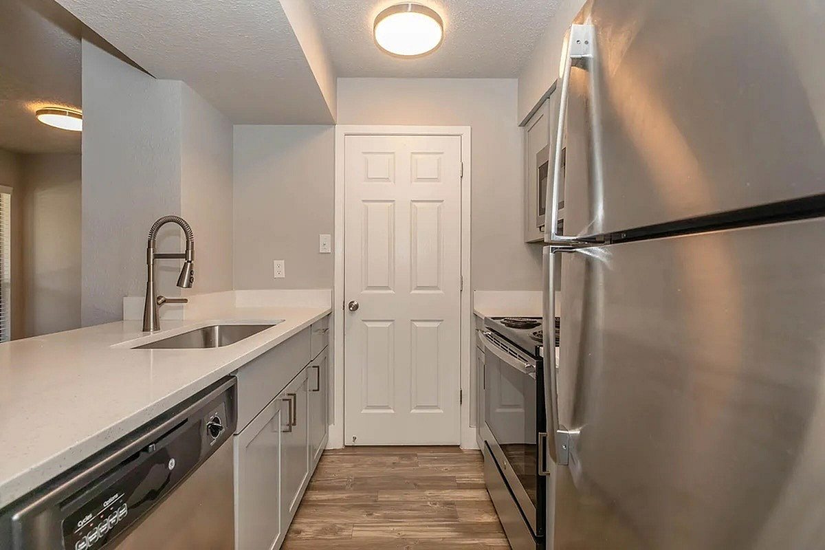 301 Greenville Apartments Image 3