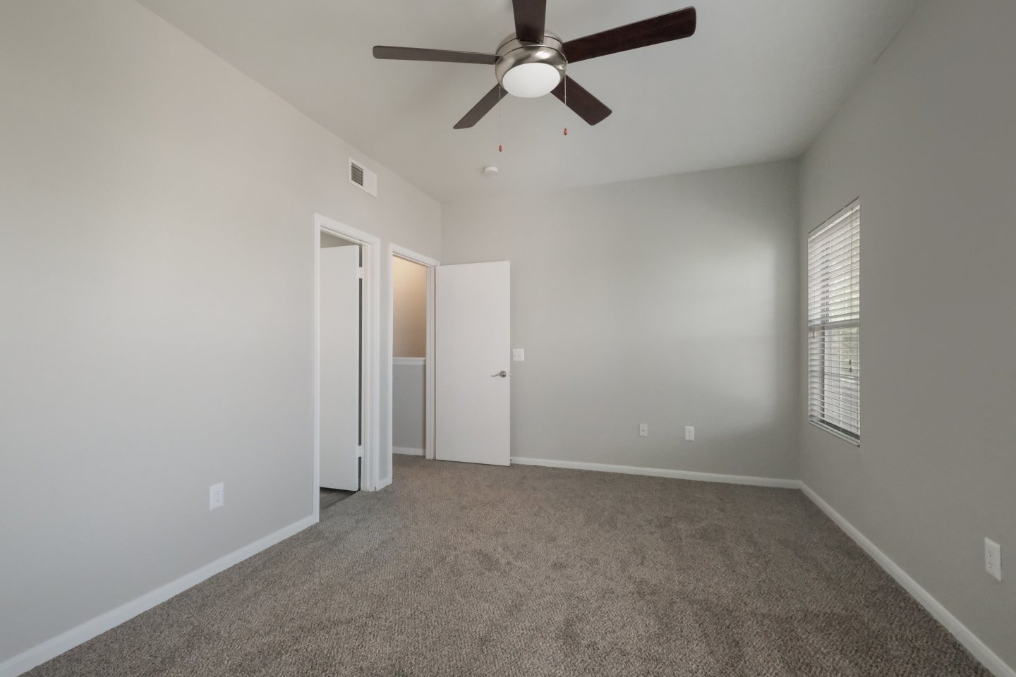 Castle Hills Townhomes Image 12