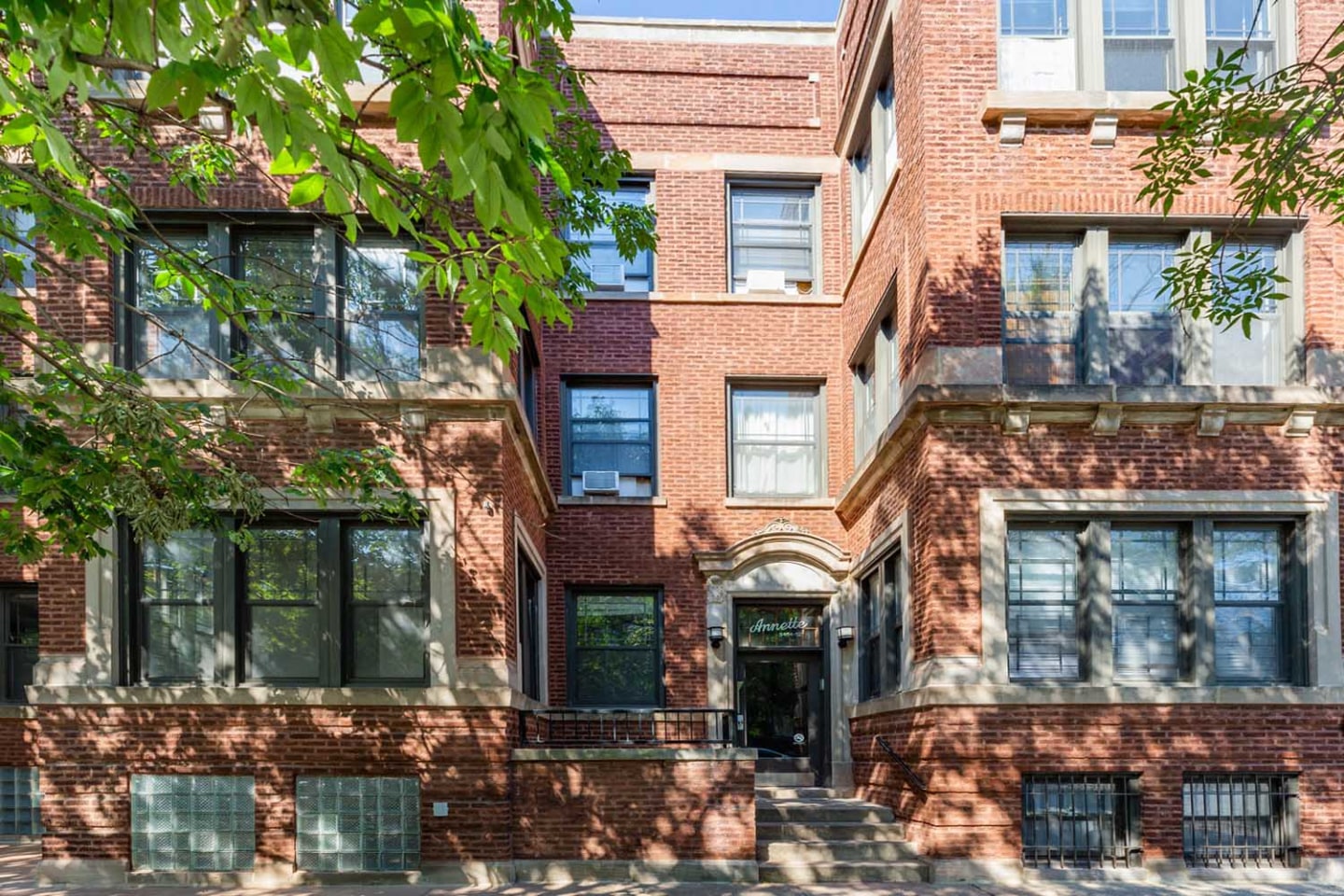 5452 S Ellis Image 7