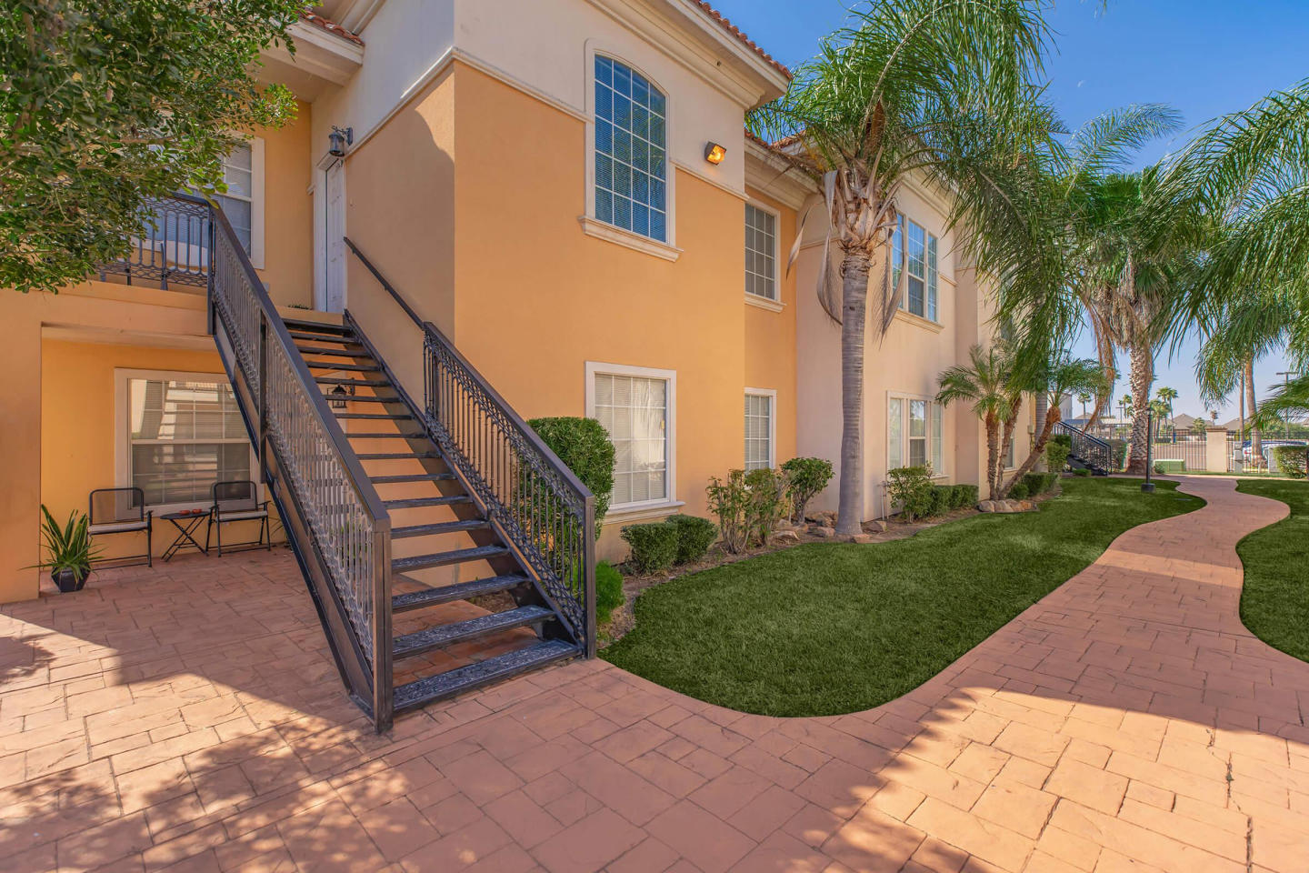 Las Misiones Apartments Image 8