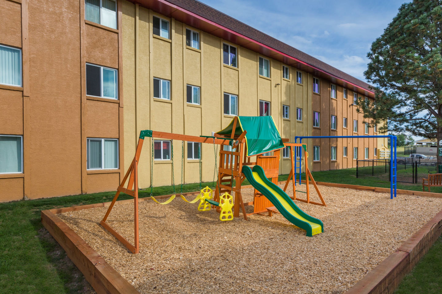 Newport Square Apartments Image 4