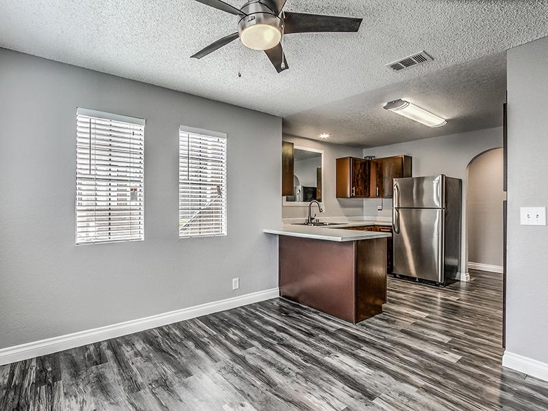 Tides at Green Valley Apartments Image 4