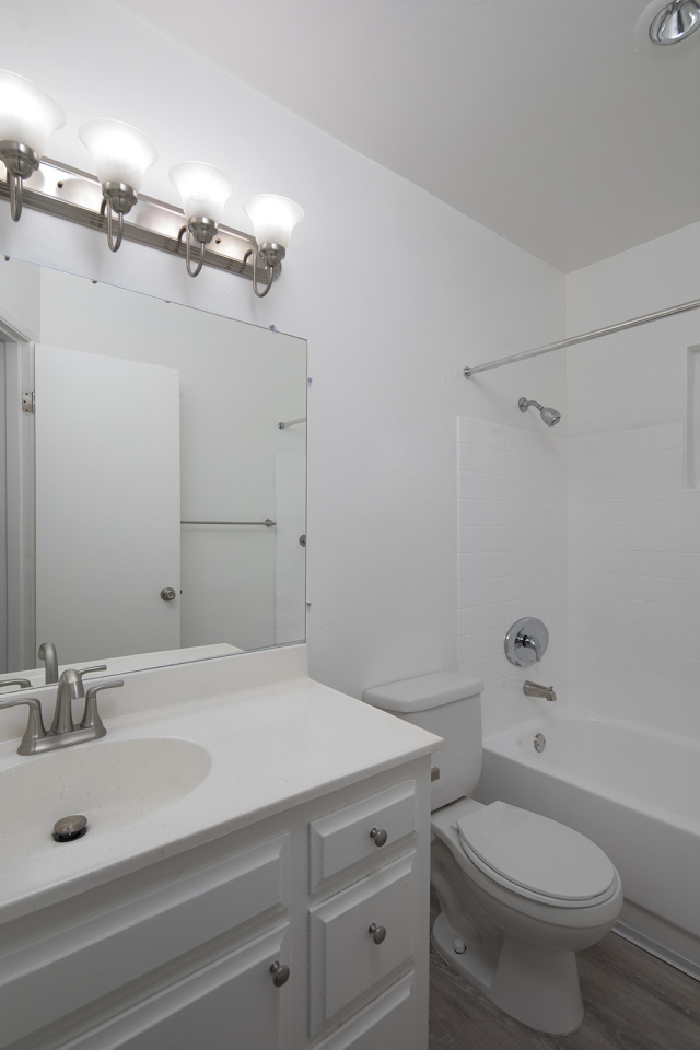 PR Talmadge Apartments Image 7