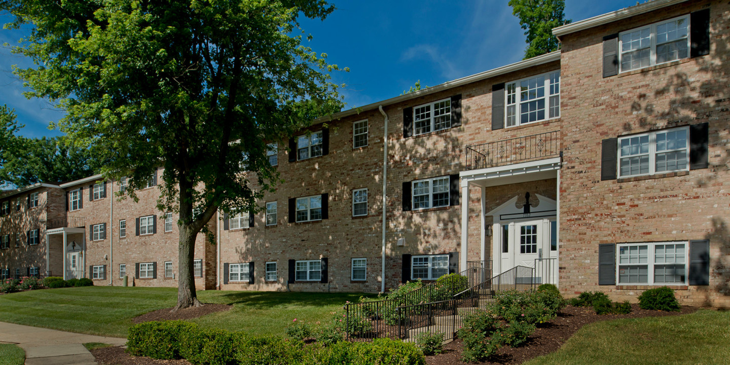Colonial Square Image 17