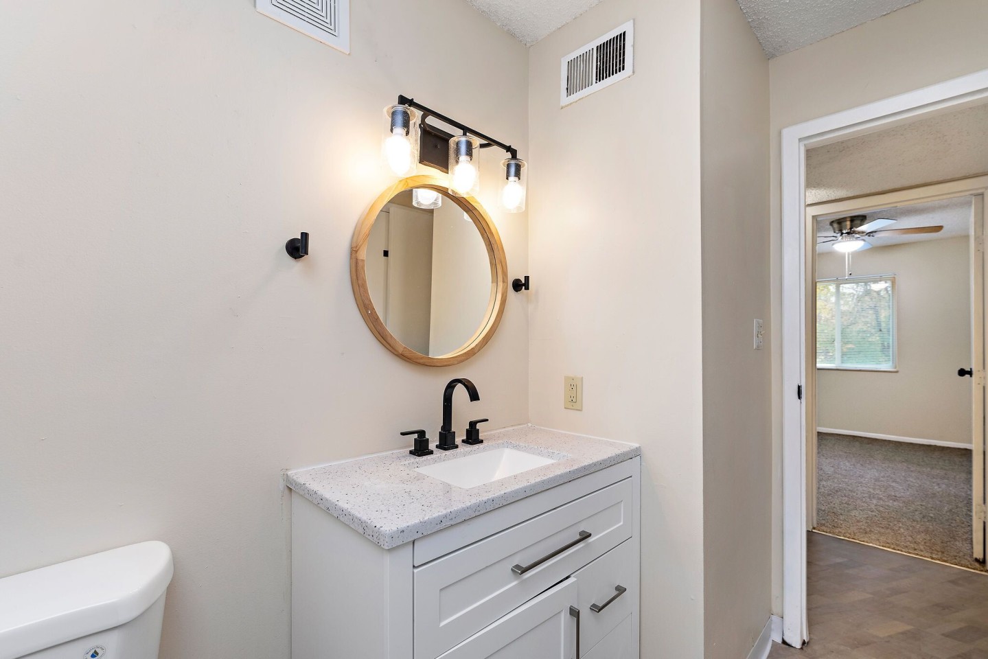 Stone Oak Apartments Image 7