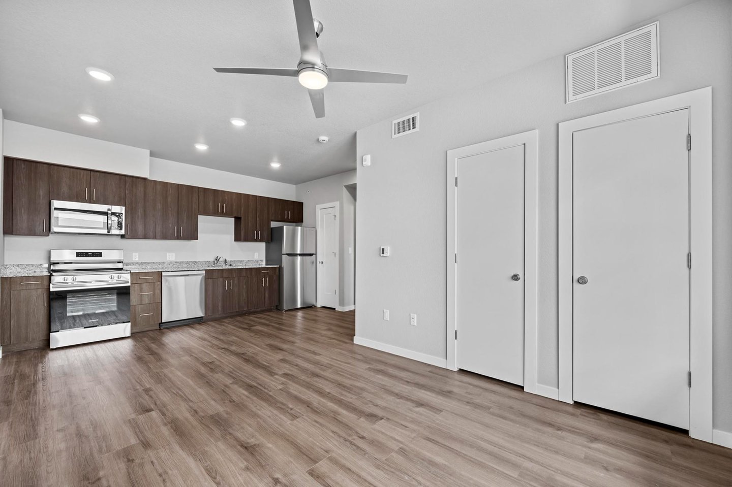 Prospector Apartments Image 27