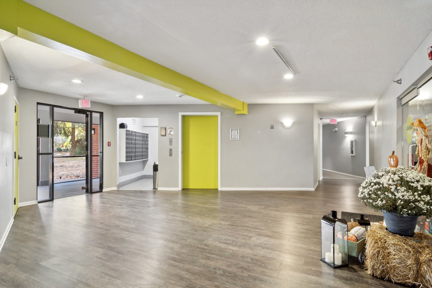 Twelve 501 Apartment Homes Image 14