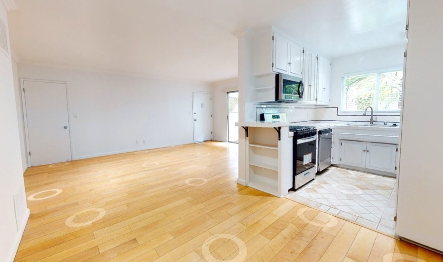 918 7th St. Image 3