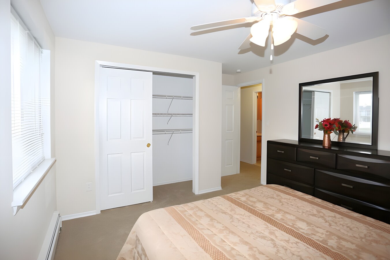Hallmark Village Apartments Image 11