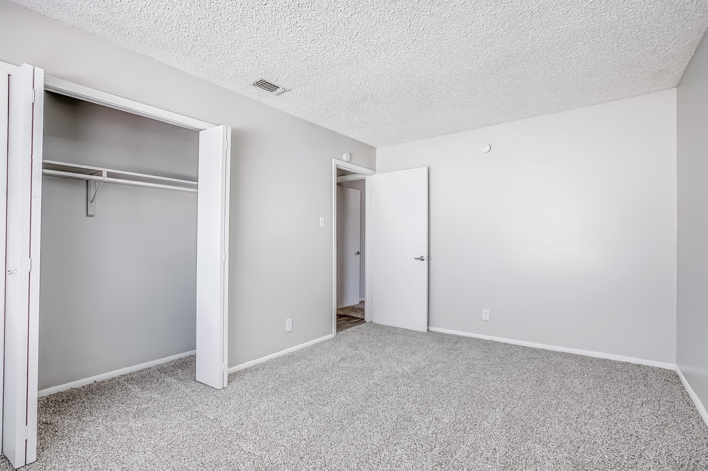 Broadway Oaks Image 5
