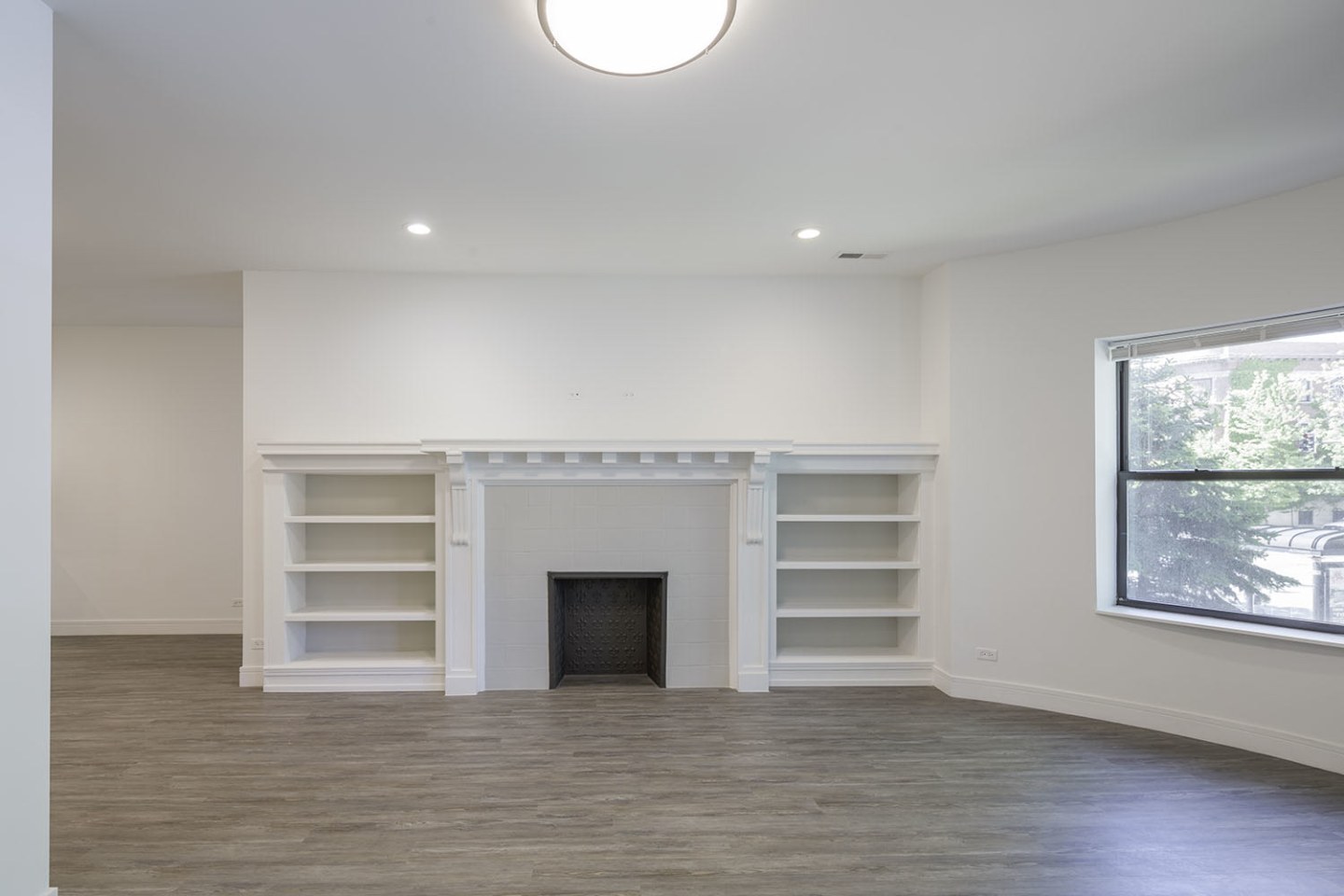 5487-5491 S. Hyde Park Boulevard Image 12