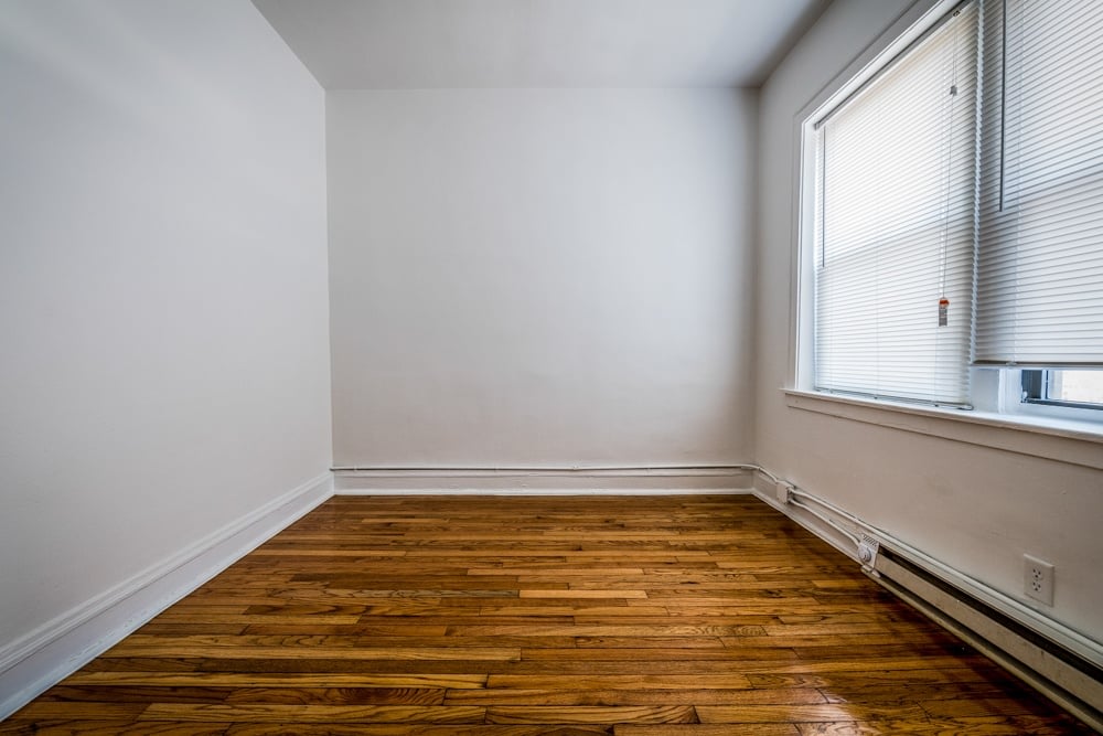 8000 S Ellis Ave Image 11