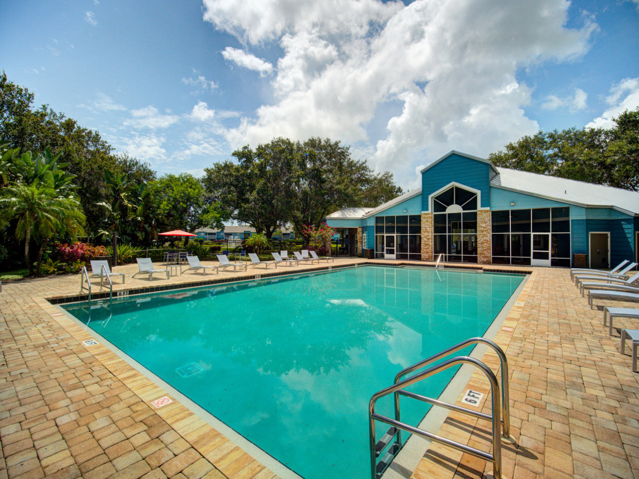 The Savannahs at James Landing Apartments Image 17