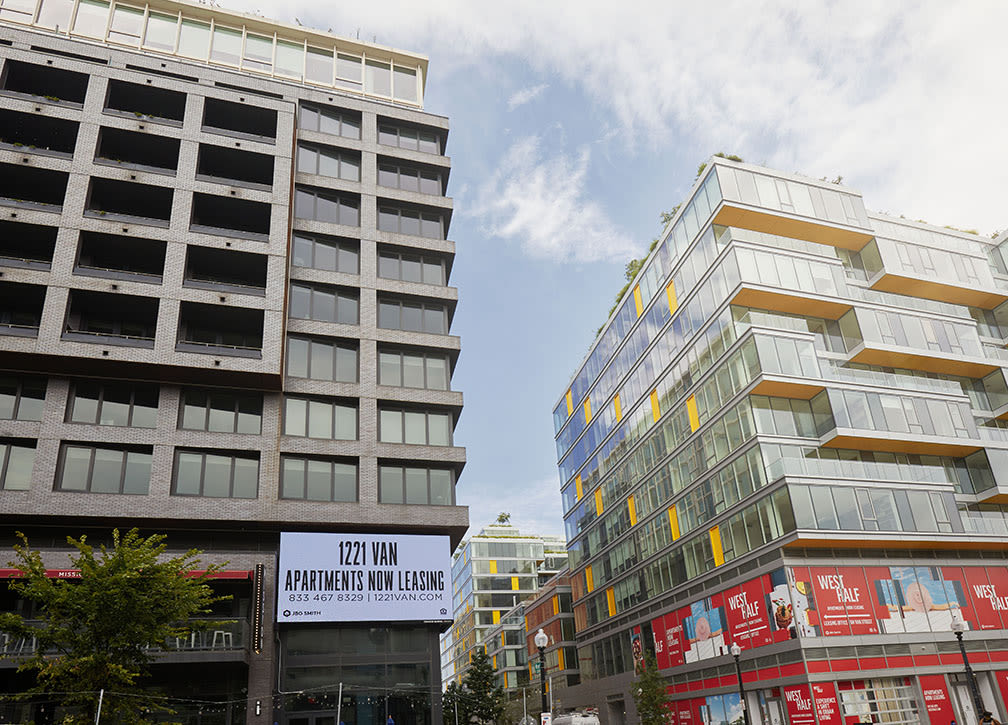 1221 Van Image 33