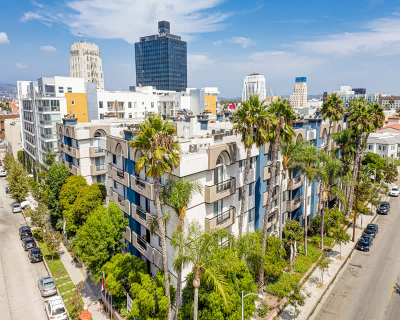 Palm Court Apartments Image 39
