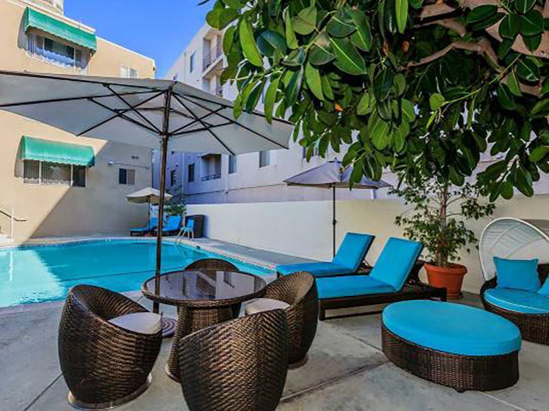 Studio City Midrise Apartments Image 2