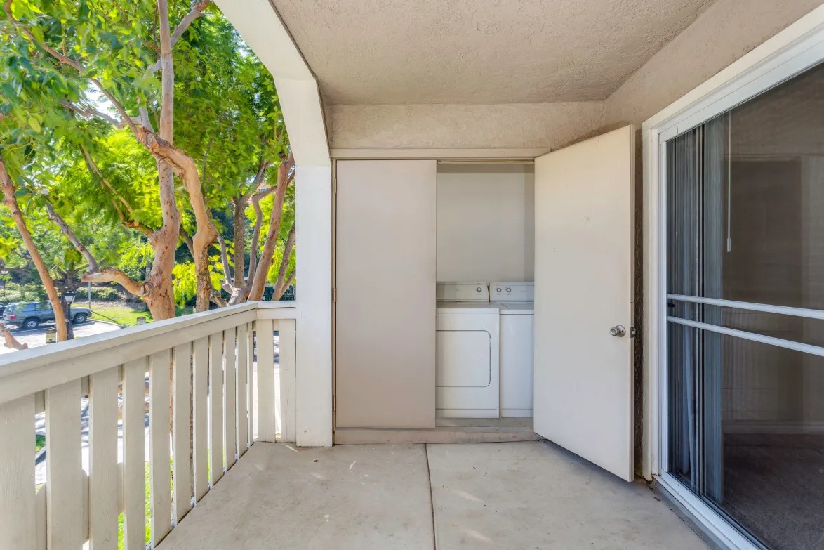 Village Oaks-CA Image 7