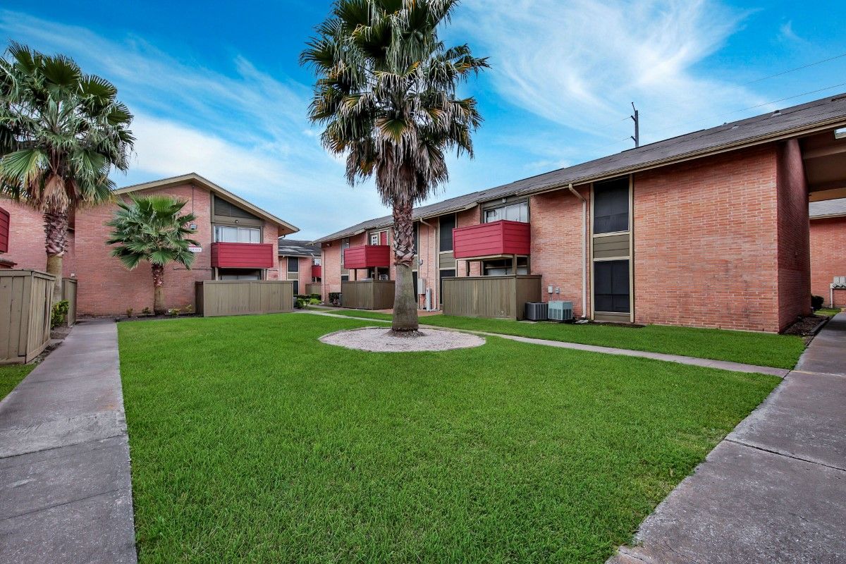 Pelican Pointe Image 16