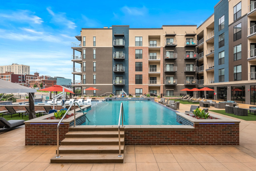 531 Grand Image 16