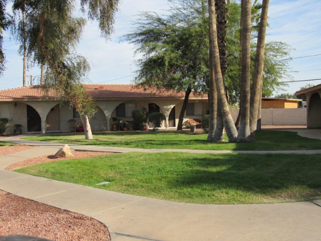 Select Apartments Image 11