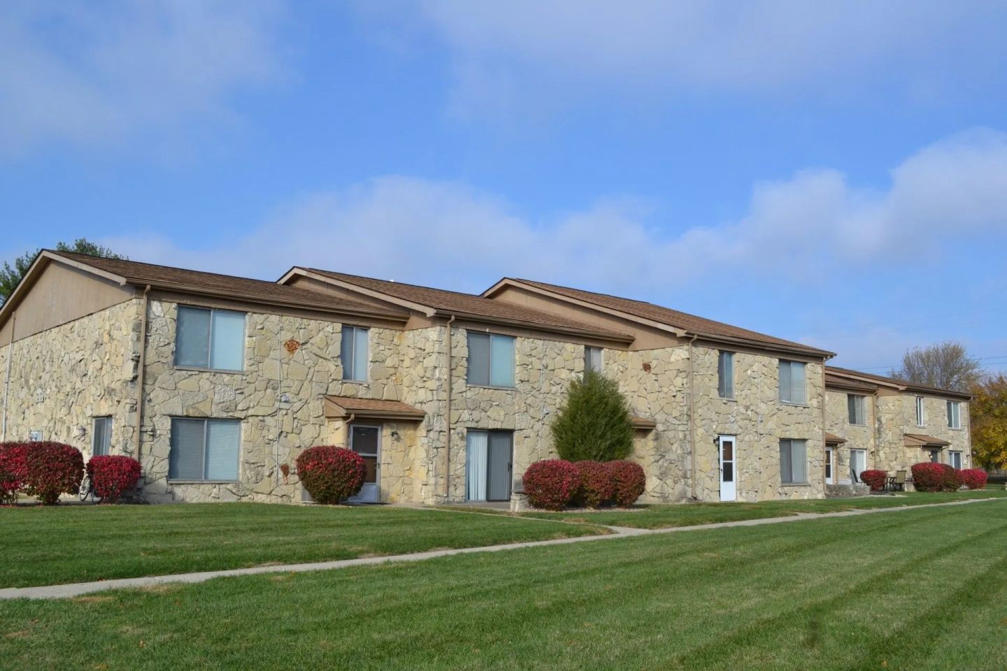 Village Square Apartments Image 13