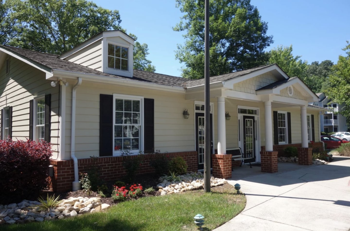 One Central Apartment Homes Image 37