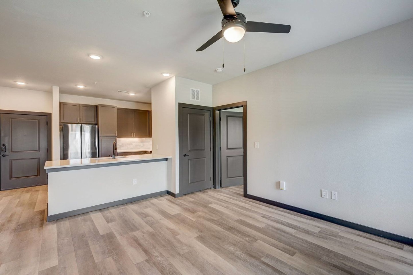 Skyview Flats Image 26