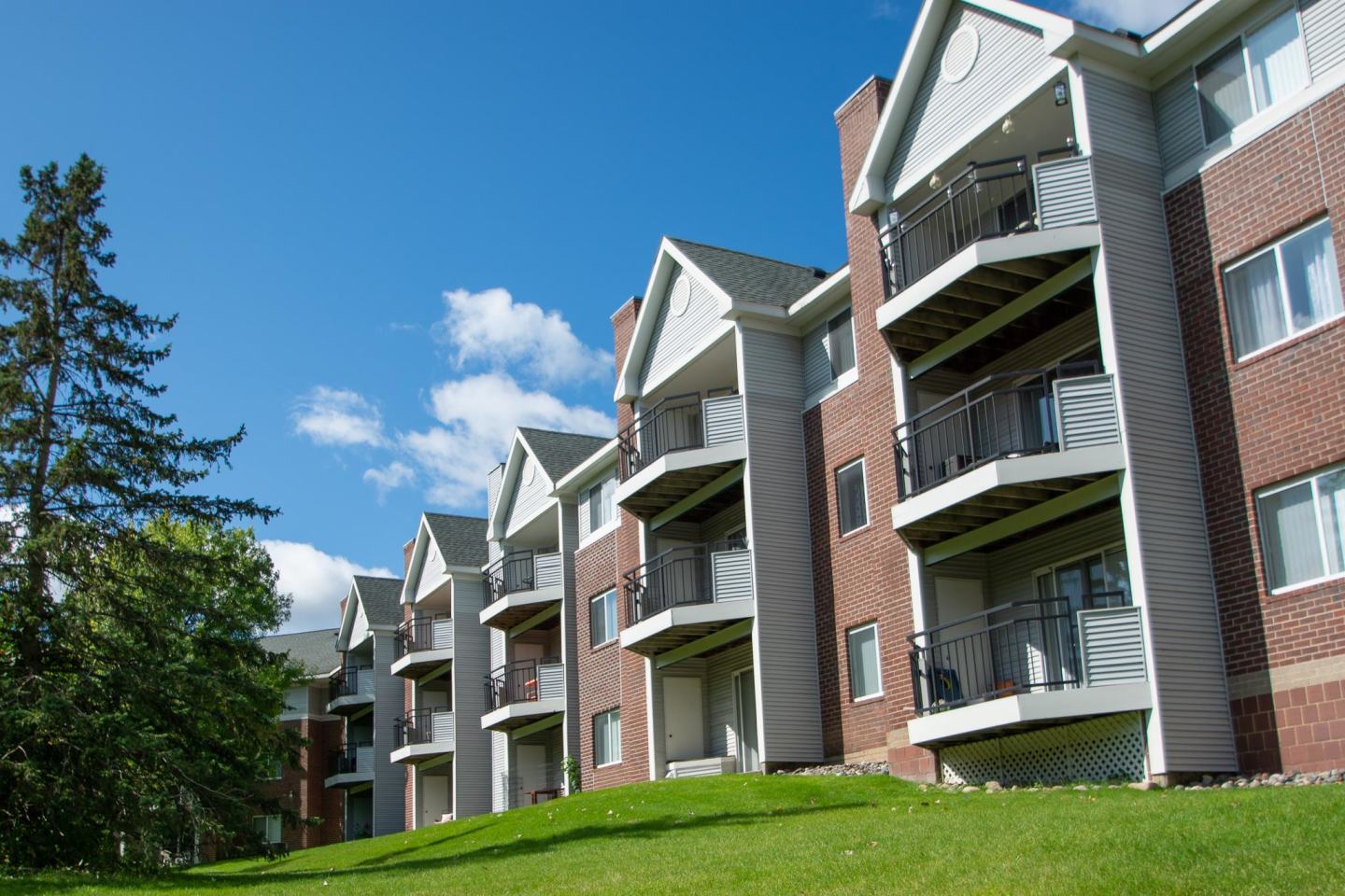 Lexington Apartments & Townhomes Image 8