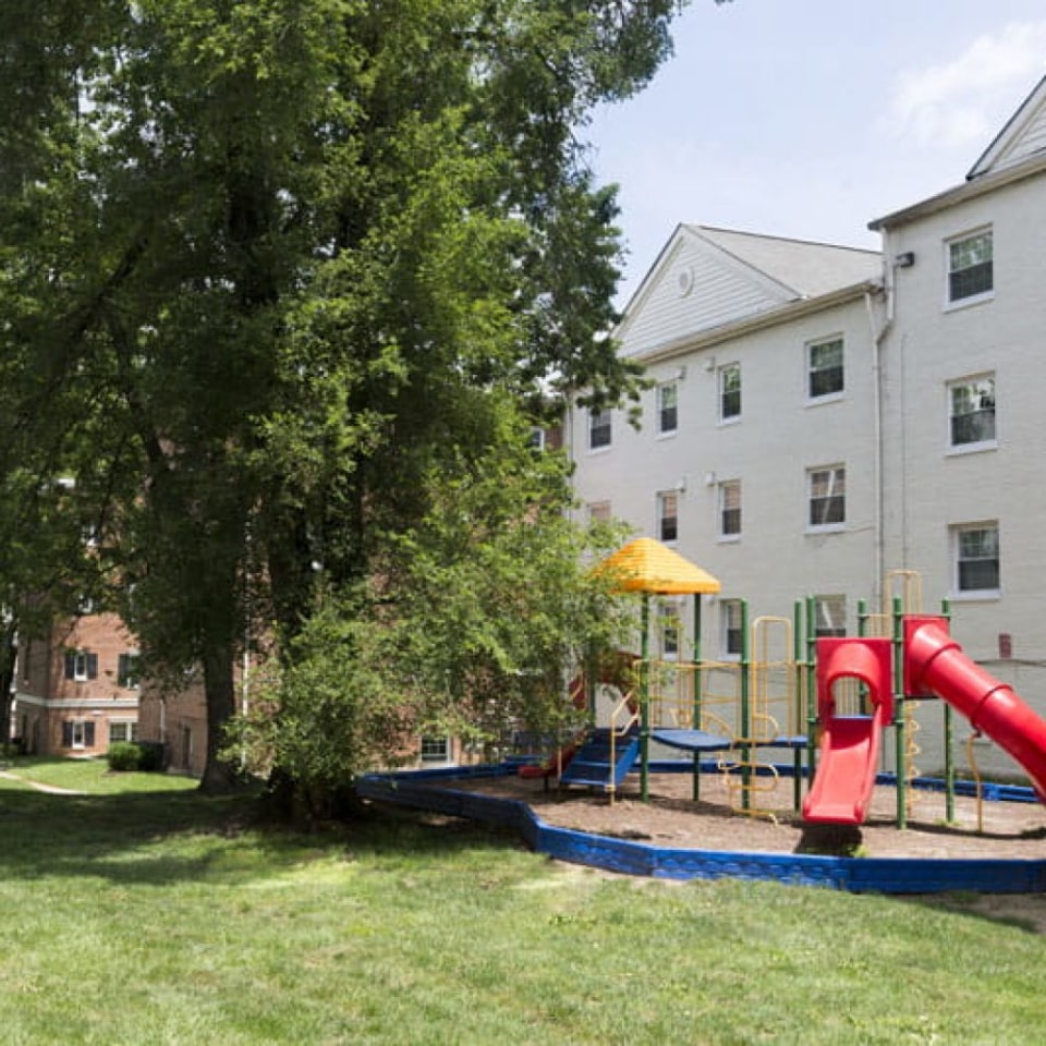 Eaton Square at Arlington Ridge Image 18