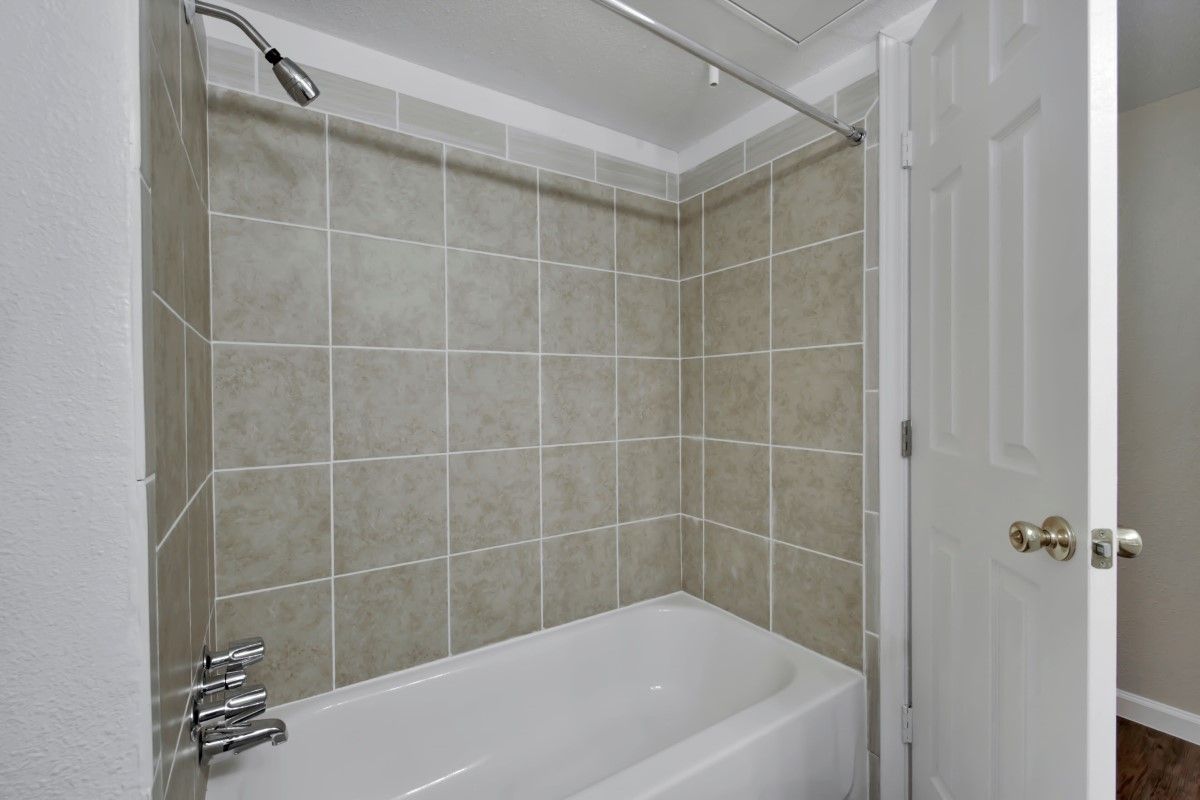 Pelican Pointe Image 14