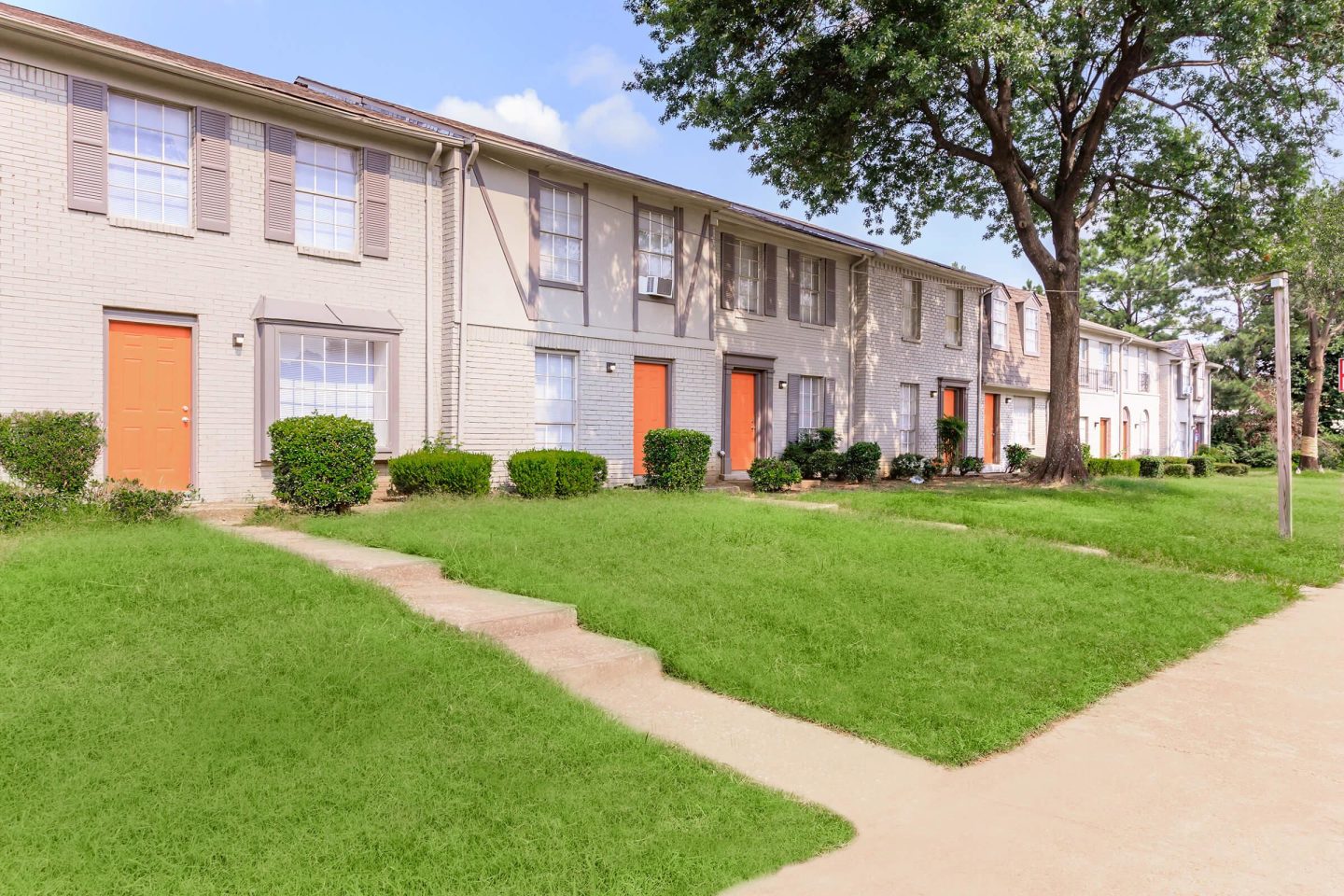 Emerald Pointe Apartments Image 11