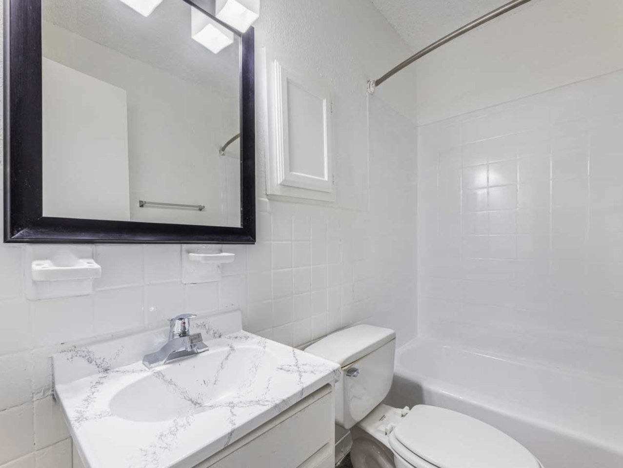 Emerald Point Apartments Image 5
