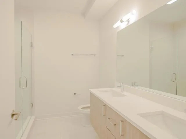 832 W Erie Image 9