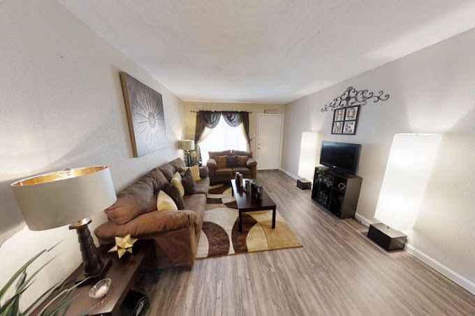 Northlake Manor Image 6