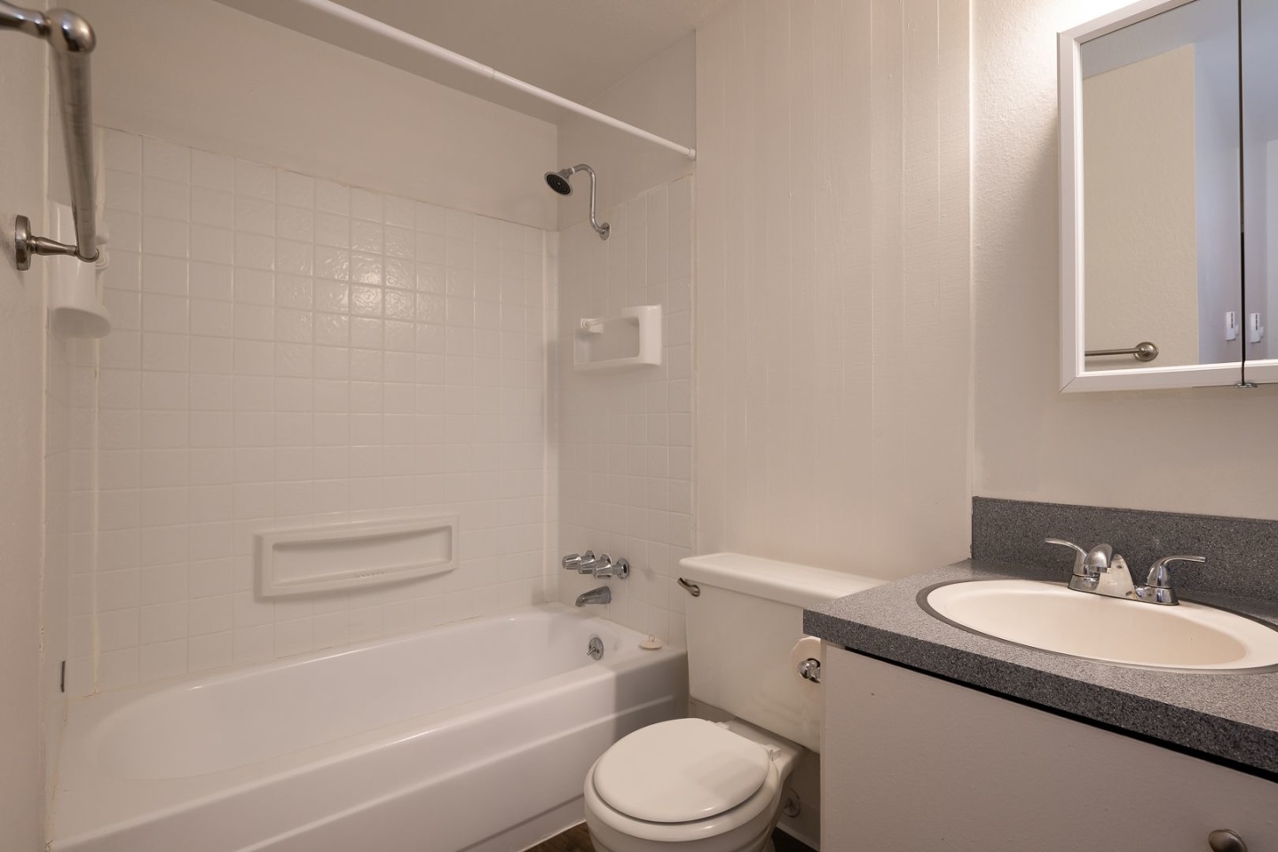 Lindbrook Apartments Image 25
